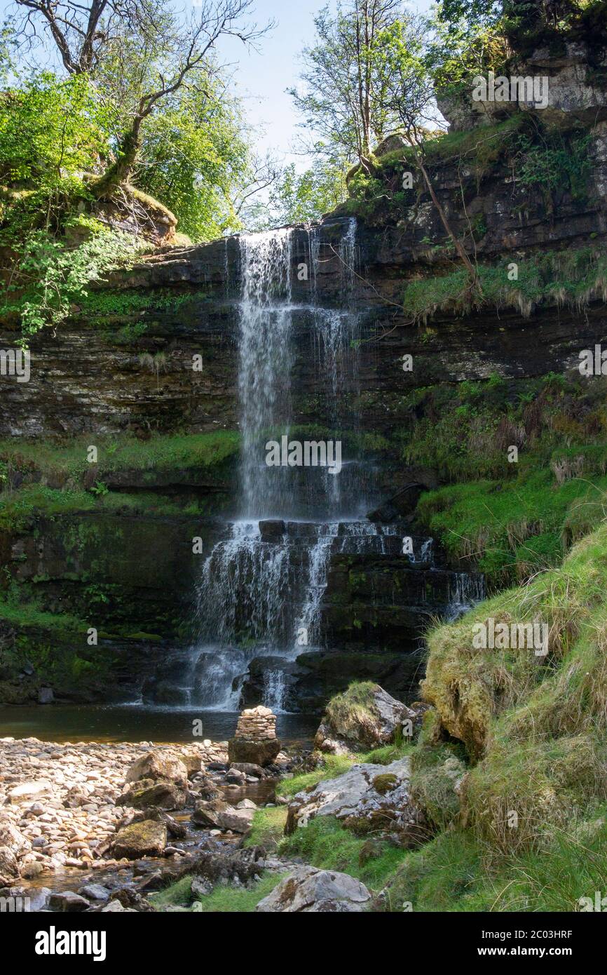 Upper Uldale Falls, una cascata ben nascosta sul fiume Rawthe, sul bordo dei Howgill Fells su Baugh cadde. Yorkshire Dales National Park, Regno Unito. Foto Stock