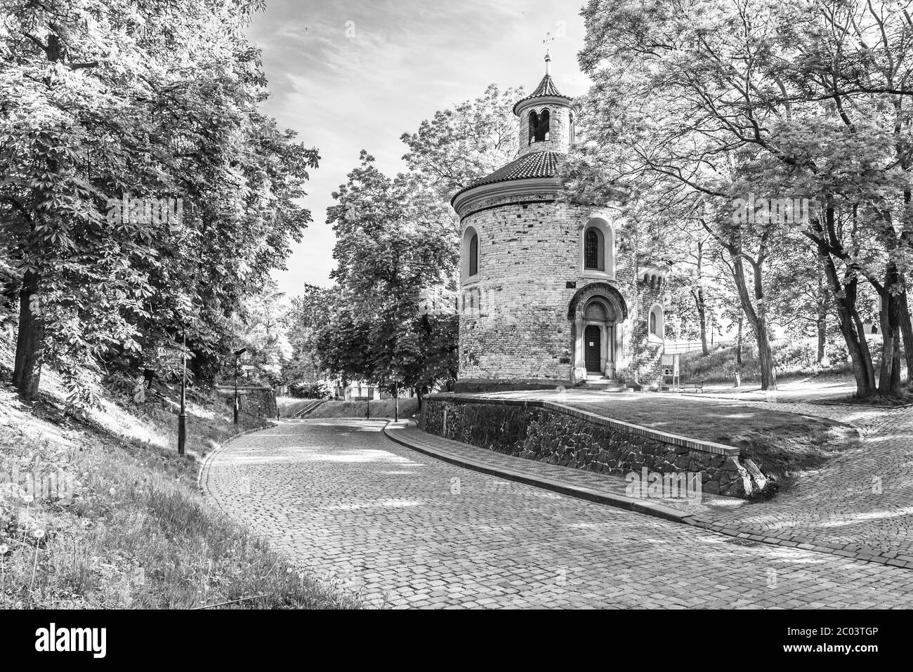 Rotunda di San Martino a Vysehrad, Praga, Repubblica Ceca. Immagine in bianco e nero. Foto Stock