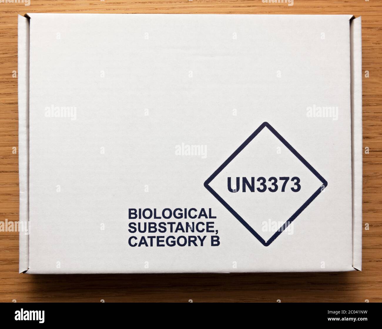 Contenitore per spedizione, sostanza biologica di categoria B, coronavirus covid 19, scatola del kit per test in casa Foto Stock