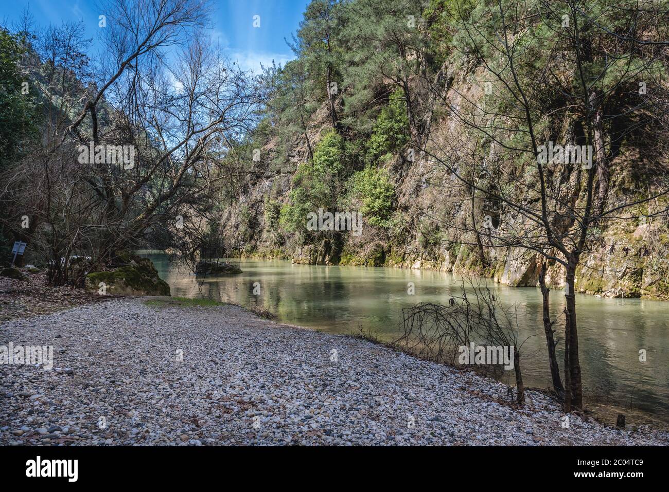 Lago Chouwan sul fiume Abraham nella Riserva della Biosfera di Jabal Moussa sulle pendici del Monte Libano nel distretto di Keserwan del Libano Foto Stock