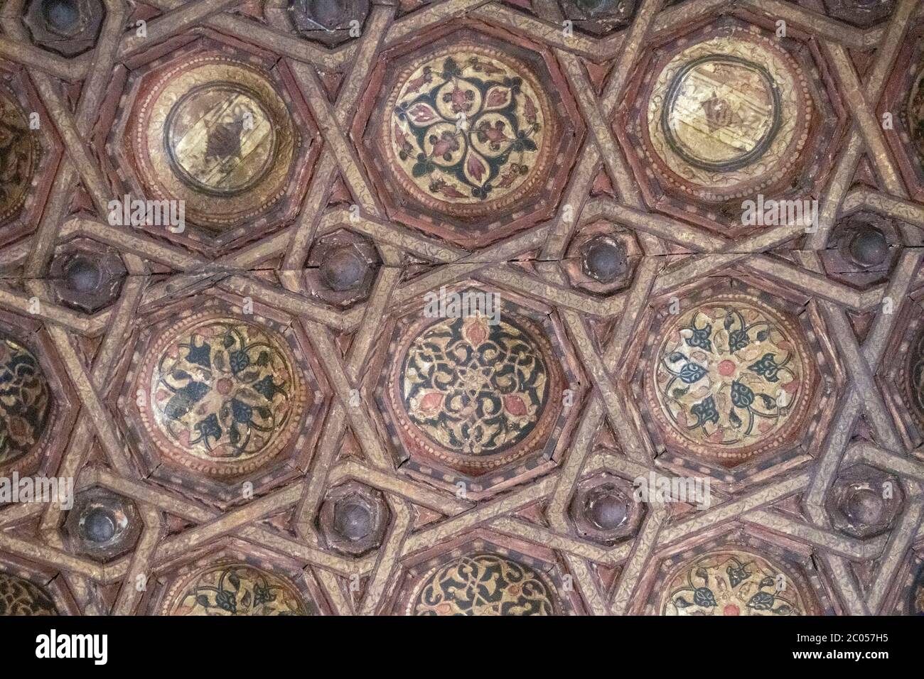 Particolare di soffitto in legno, palazzo di Amir Bashtak, Cairo, Egitto Foto Stock