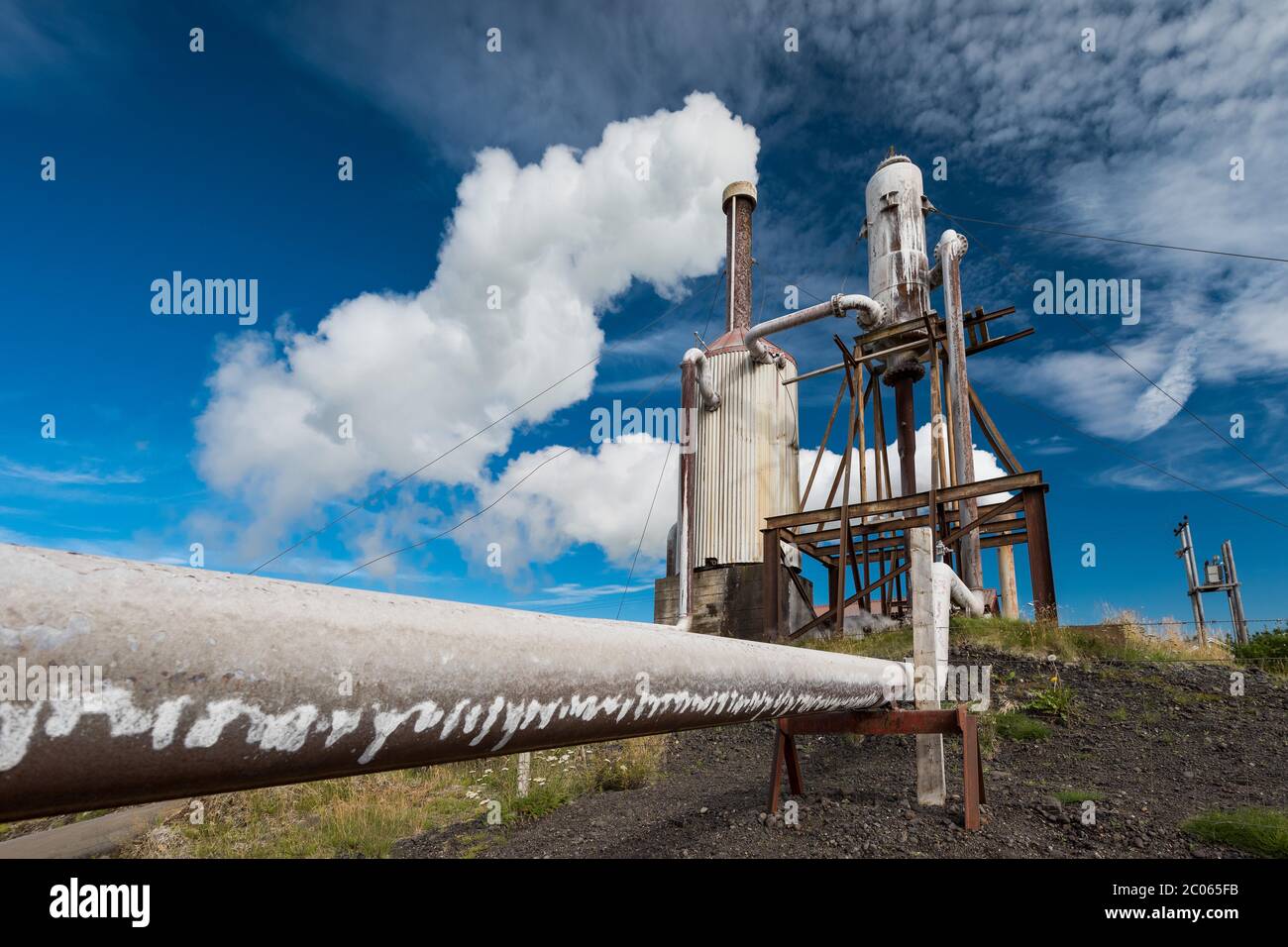 Produzione di energia da energia geotermica, fattoria vicino a Geysir, Islanda Foto Stock