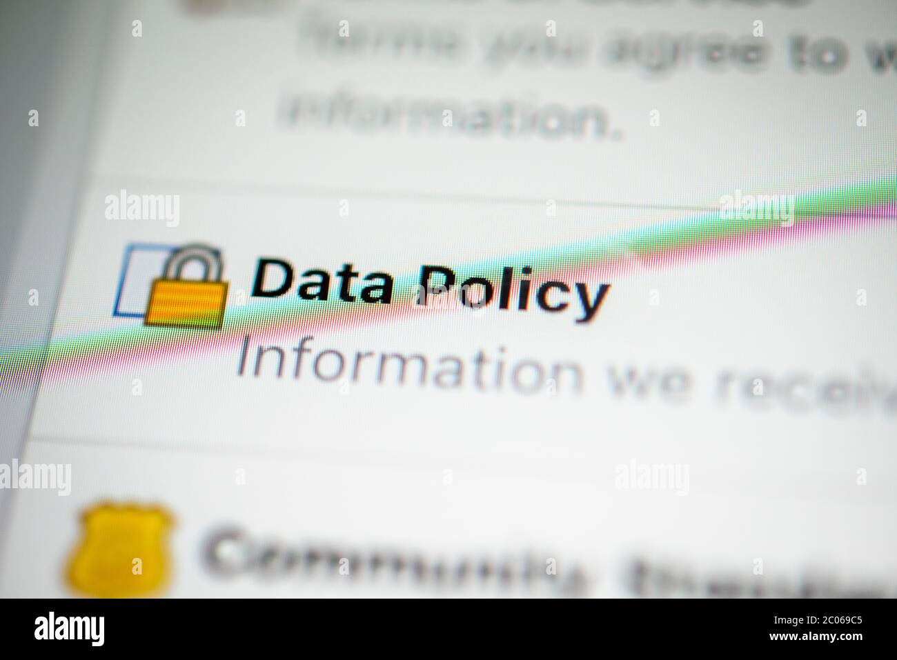 Impostazioni di privacy di Facebook, informativa sui dati, lettere, screenshot, smartphone, dettagli, schermo intero Foto Stock