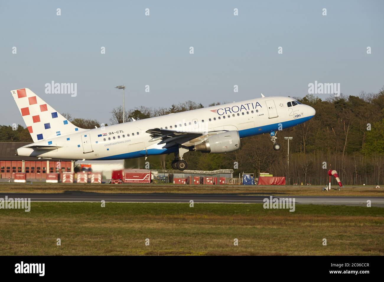 Aeroporto di Francoforte - lancio di un Airbus A319 da Croatia Airlines Foto Stock
