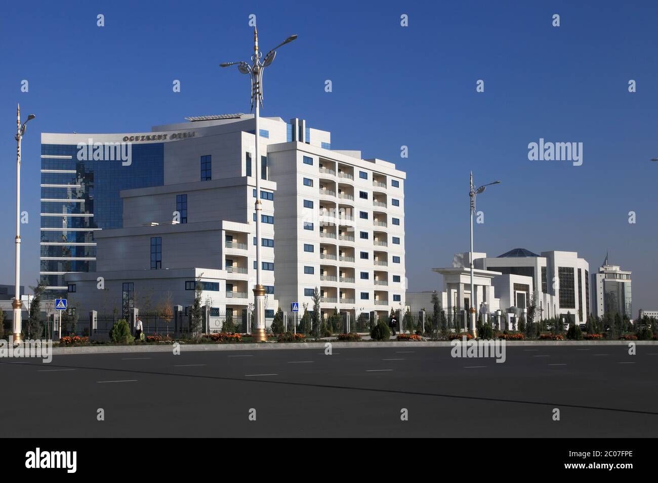Ashgabat, Turkmenistan - 11 ottobre 2014: Vista sul nuovo edificio. Ashkhabad. Turkmenistan nel 11 ottobre 2014. Ashgabat è t Foto Stock
