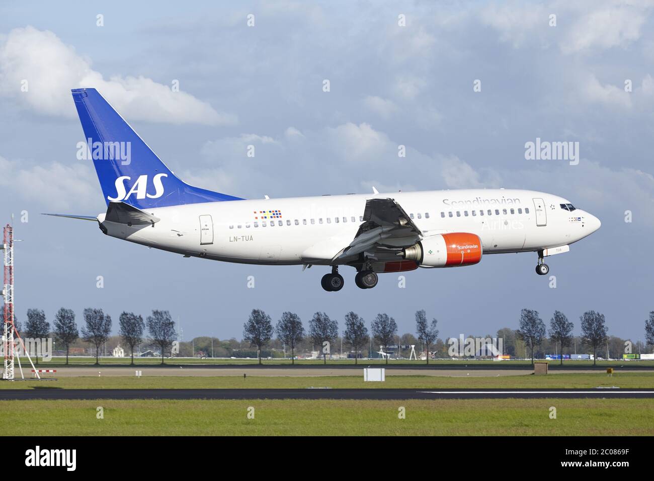 Aeroporto Schiphol di Amsterdam - SAS Boeing 737 atters Foto Stock