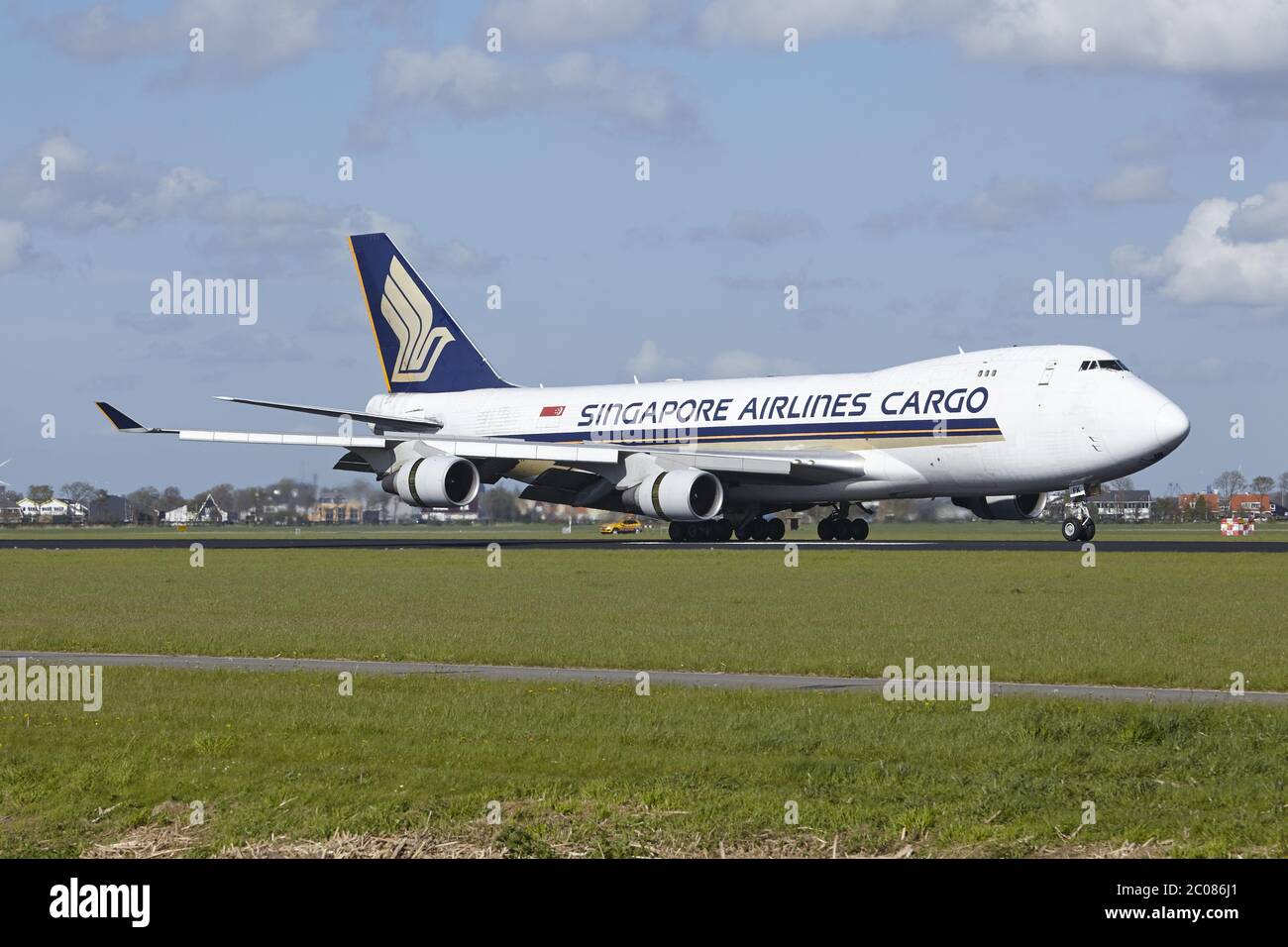 Aeroporto di Amsterdam Schiphol - il Boeing 747 di Singapore Airlines Cargo atterra Foto Stock