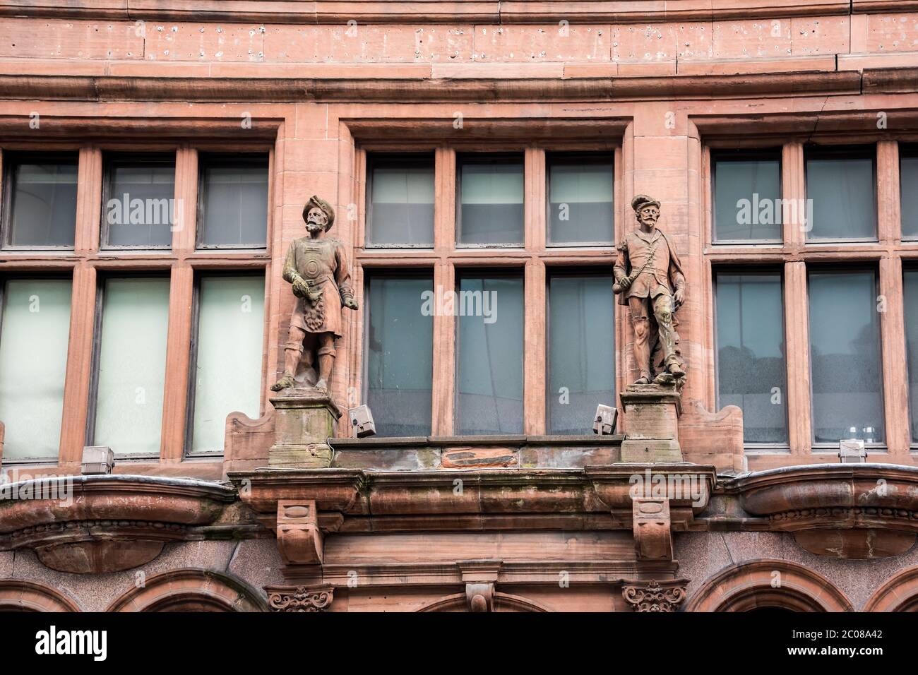 Figure di Roderick Dhu e James Fitz-James in Waterloo Street Glasgow Foto Stock