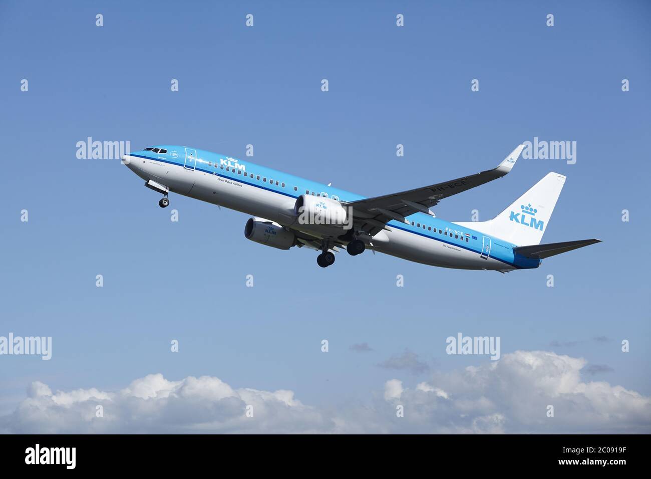 Flughafen Amsterdam Schiphol - Boeing 737 von KLM decollo Set Foto Stock