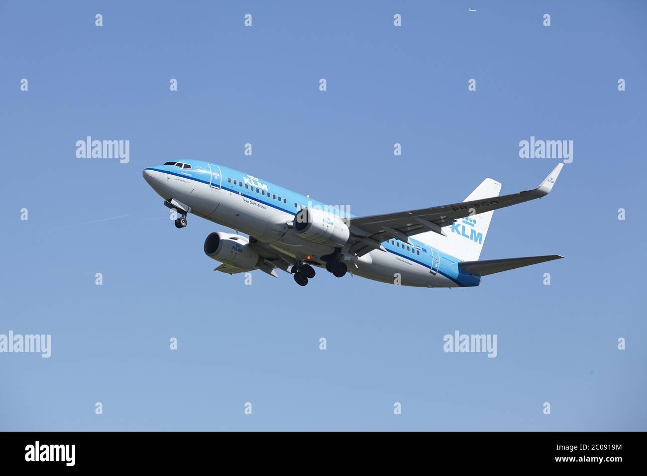 Flughafen Amsterdam Schiphol - Boeing 737 von KLM decollo Set Foto Stock