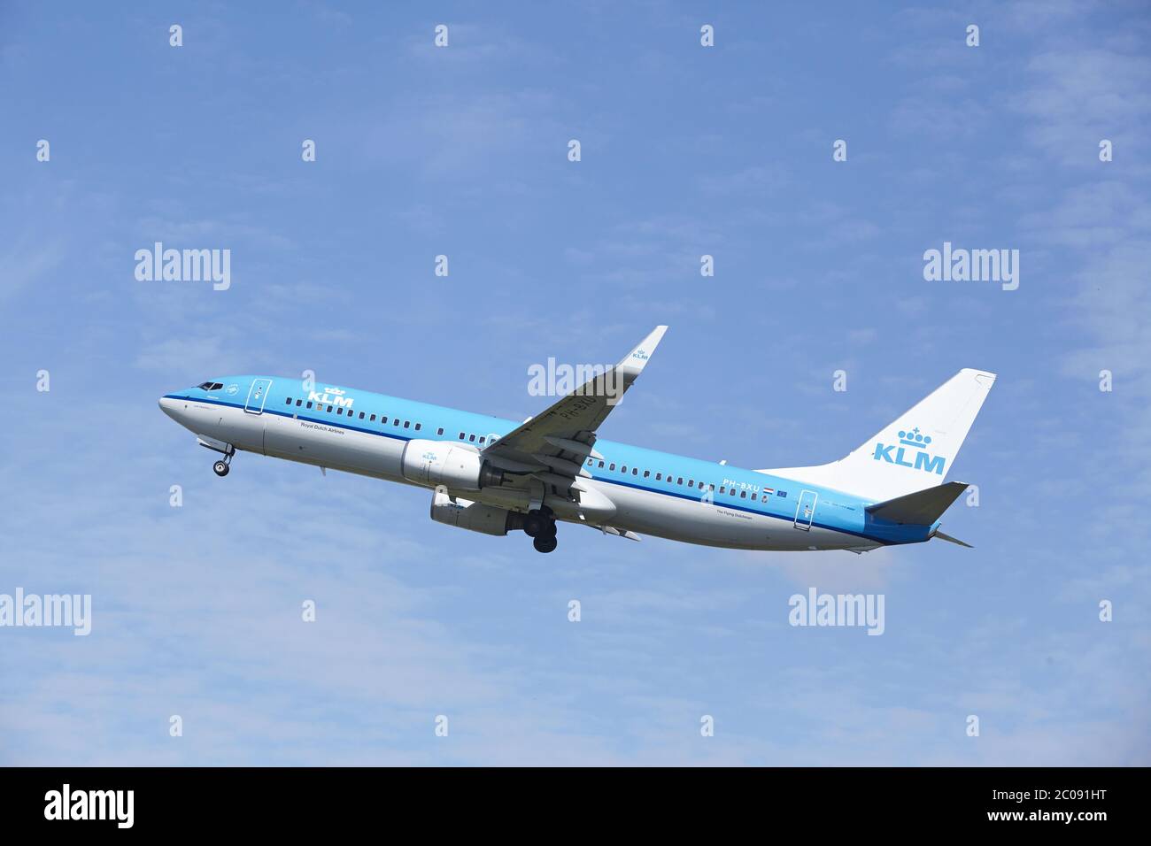 Flughafen Amsterdam Schiphol - Boeing 737 von KLM decollo Set Foto Stock