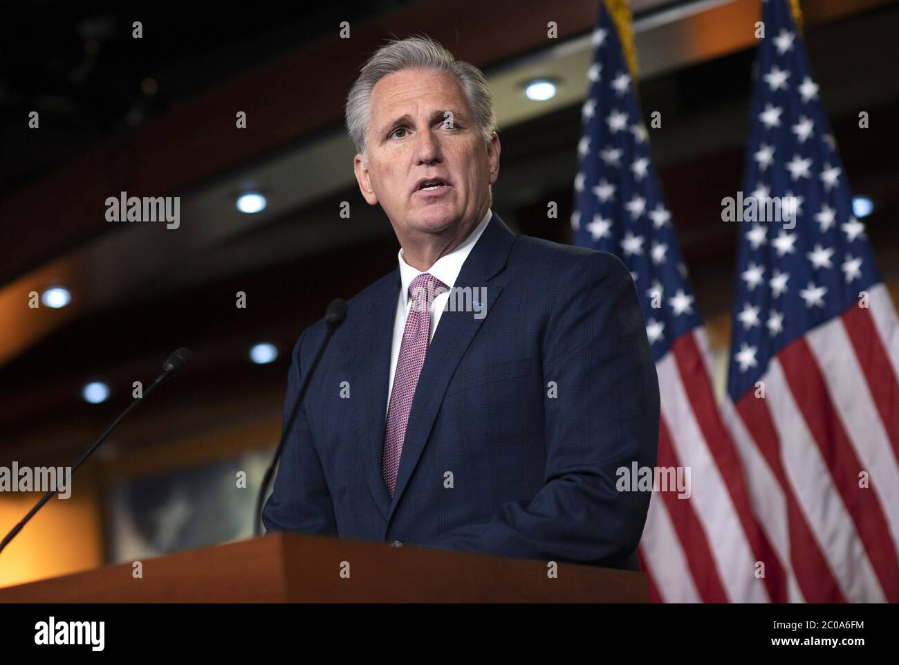 Washington, Stati Uniti. 11 Giugno 2020. Il leader della minoranza di case Kevin McCarthy parla alla conferenza stampa settimanale al Campidoglio degli Stati Uniti a Washington, DC giovedì 11 giugno 2020. Foto di Kevin Dietsch/UPI Credit: UPI/Alamy Live News Foto Stock