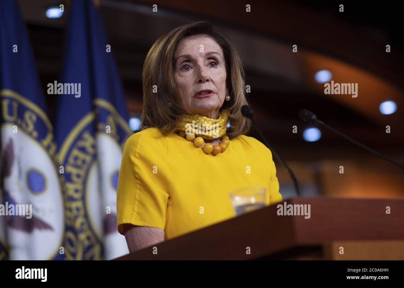 Washington, Stati Uniti. 11 Giugno 2020. La relatrice della Casa Nancy Pelosi, D-Calf., tiene la sua conferenza stampa settimanale al Campidoglio degli Stati Uniti a Washington, DC giovedì 11 giugno 2020. Pelosi ha parlato del progetto di legge sulla riforma delle forze dell'ordine attualmente in discussione al Congresso. Foto di Kevin Dietsch/UPI Credit: UPI/Alamy Live News Foto Stock