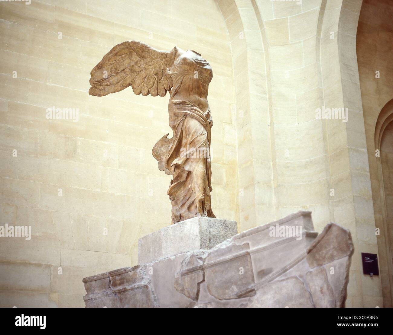 La Vittoria alata di Samotracia (le Nike alate) scultura nel Museo del Louvre (Musee du Louvre) Parigi, Île-de-France, Francia Foto Stock