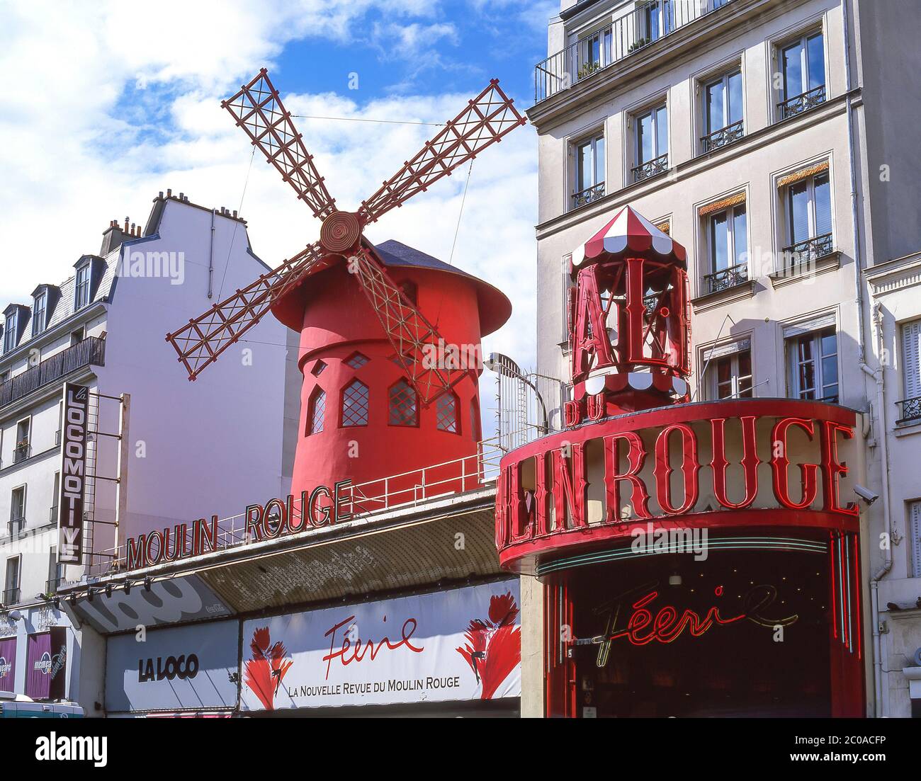 Teatro di cabaret Moulin Rouge, Boulevard de Clichy, quartiere Pigalle, Parigi, Île-de-France, Francia Foto Stock