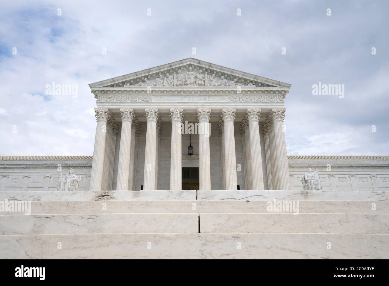 Washington, DC, Stati Uniti. 11 Giugno 2020. La Corte Suprema degli Stati Uniti è vista a Washington, DC, Stati Uniti, giovedì 11 giugno 2020. Credit: Stefani Reynolds/CNP | Usage worldwide Credit: dpa/Alamy Live News Foto Stock