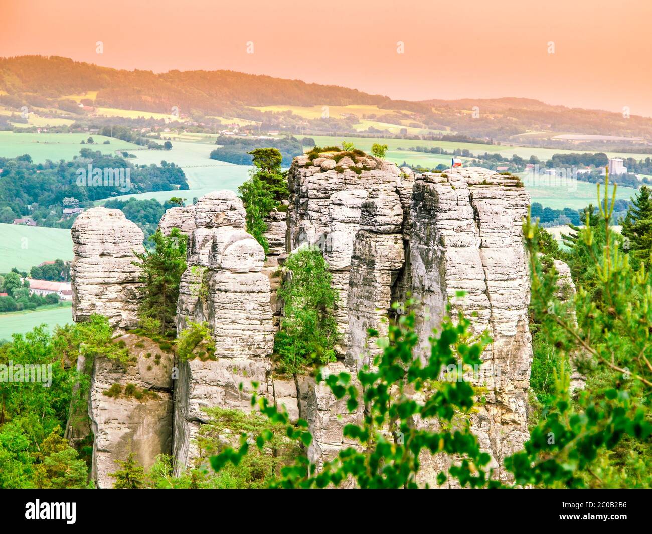 Gruppo di formazione di rocce di arenaria nel paradiso boemo, noto anche come Cesky Raj, Repubblica Ceca, Europa. Foto Stock