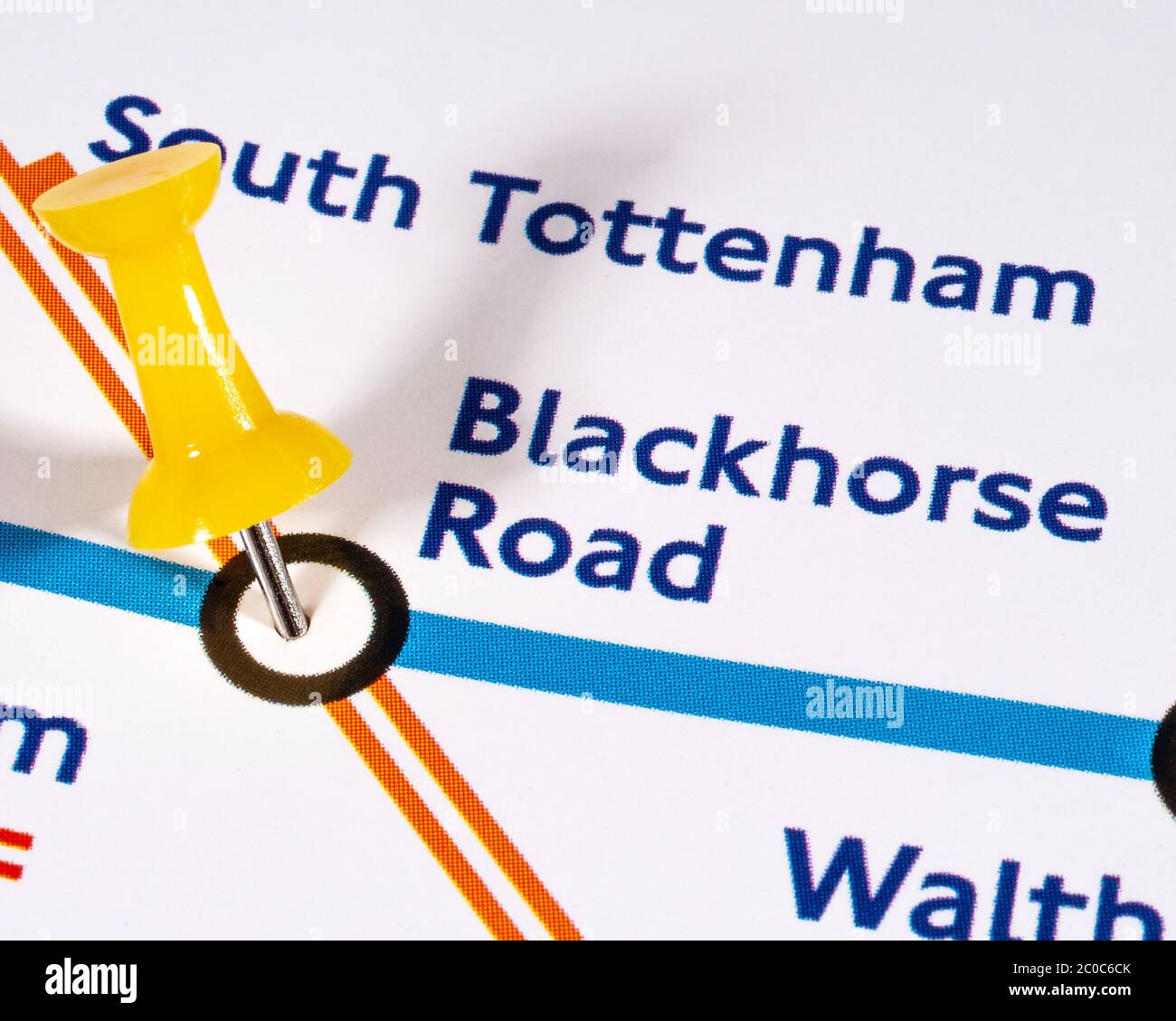Londra, UK - 10 giugno 2020: Un segnapici che indica la posizione della stazione di Blackhorse Road su una mappa della metropolitana di Londra. Foto Stock