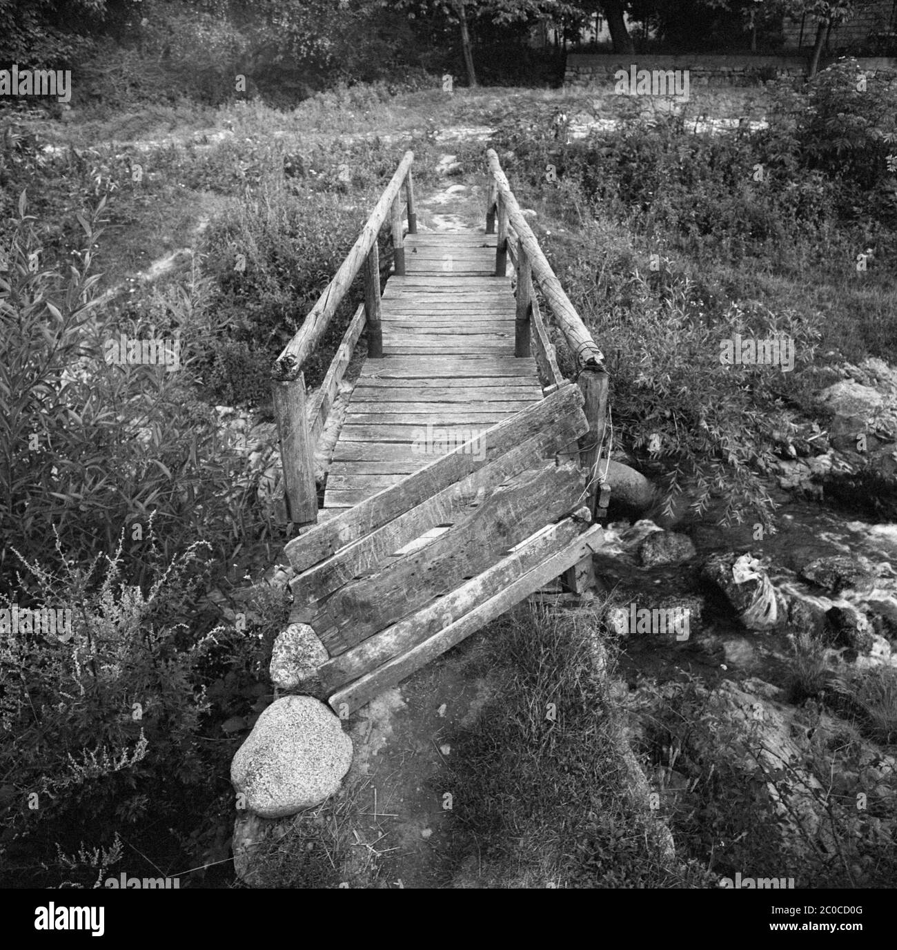 Ponte di legno distrutto, Bulgaria Foto Stock