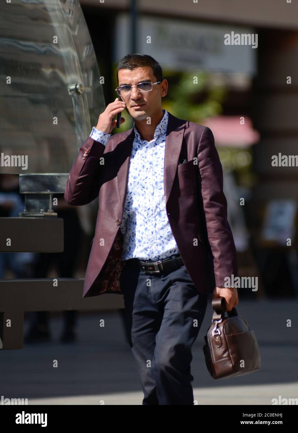 Uomo d'affari armeno in Northern Avenue, Yerevan, Armenia Foto Stock