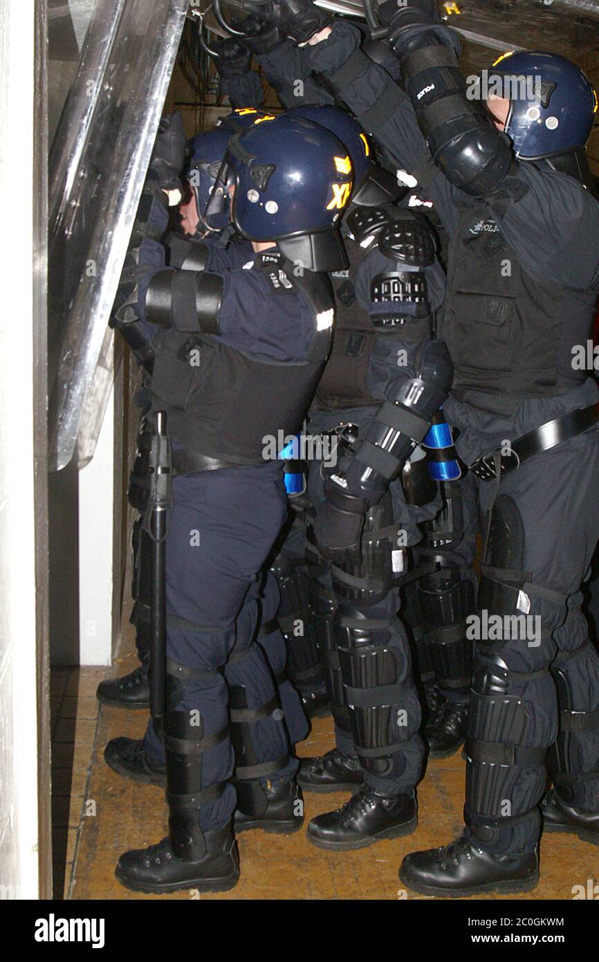 Droghe di polizia raid Foto Stock