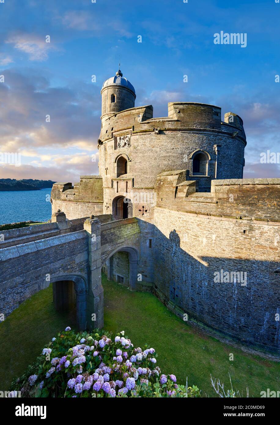 St Mawes Castel difensivo costiero Tudor fortezze (1540) costruita per il re Enrico VIII, Colchester, Inghilterra Foto Stock