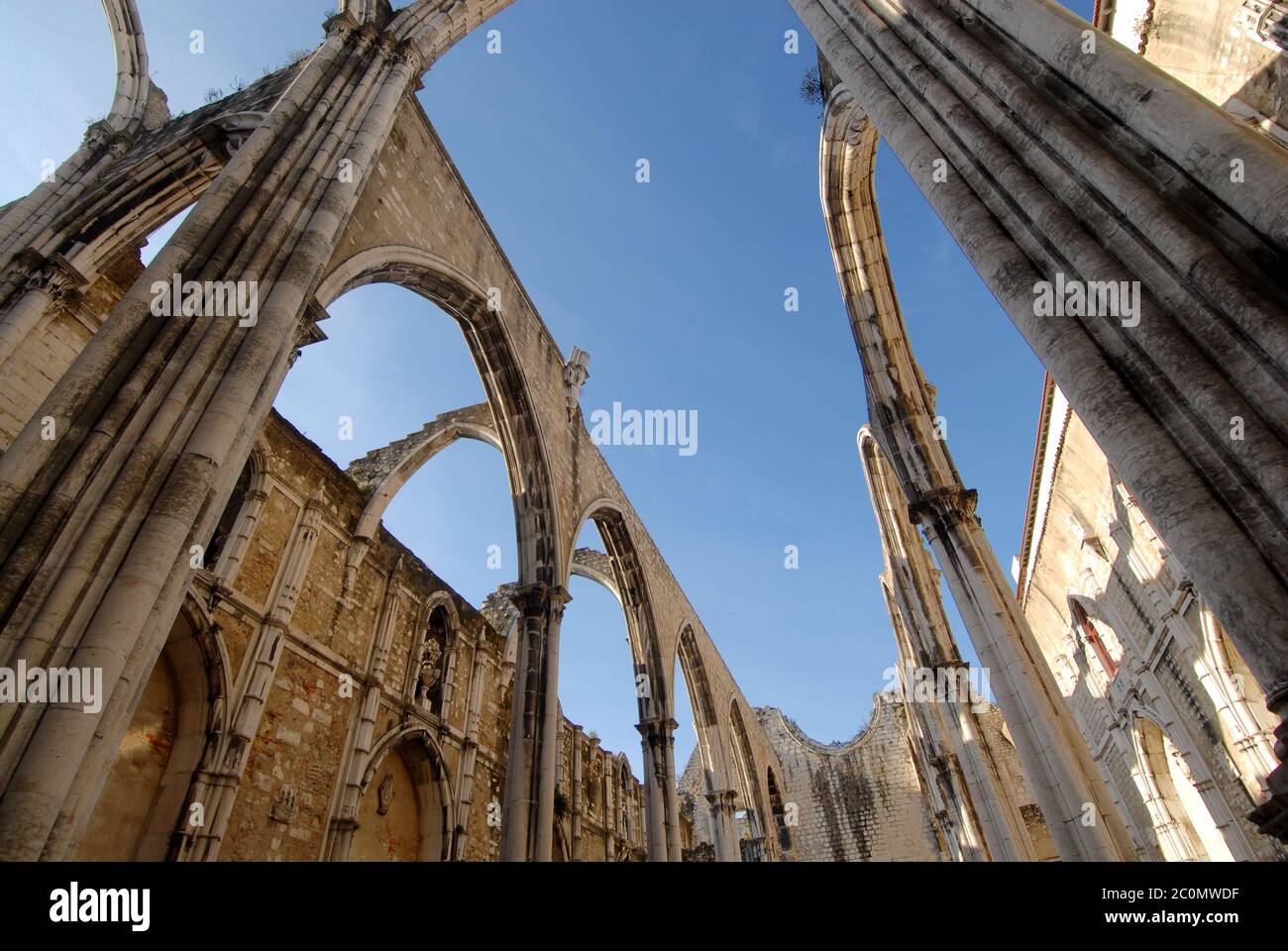 Il convento di Carmo è un convento dell'ordine carmelitano. La grande chiesa gotica del convento fu distrutta dal terremoto del 1755. Foto Stock