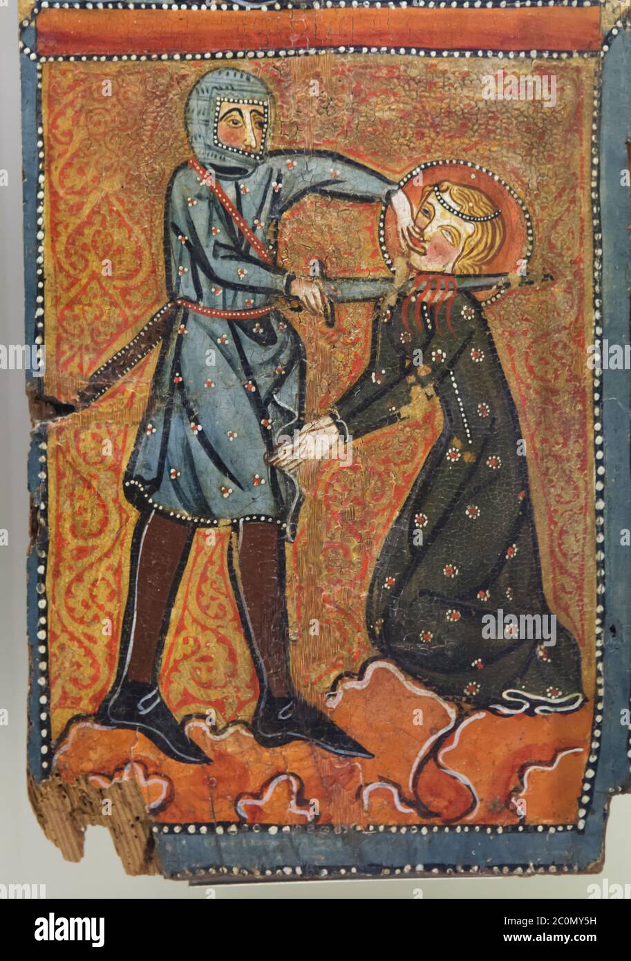Martirio di Santa Lucia (Santa Lucia) raffigurato nella tavoletta gotica da un pittore catalano sconosciuto datato intorno al 1300 dal villaggio di Santa Llúcia de Mur (Pallars Jussà) nella provincia di Lleida in Catalogna, Spagna, ora in mostra nel Museo Nazionale d'Arte della Catalogna (Museu Nacional d'Art de Catalunya) a Barcellona, Catalogna, Spagna. La decapitazione di Santa Lucia è raffigurata nel dettaglio. Foto Stock