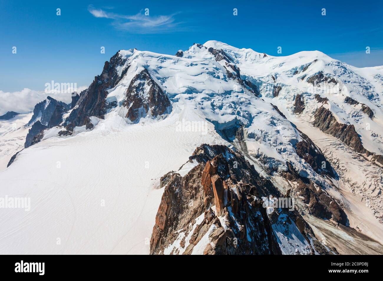 Mont Blanc o sul Monte Bianco Significato Montagna Bianca è la montagna più alta delle Alpi e in Europa, che si trova tra la Francia e l'Italia Foto Stock