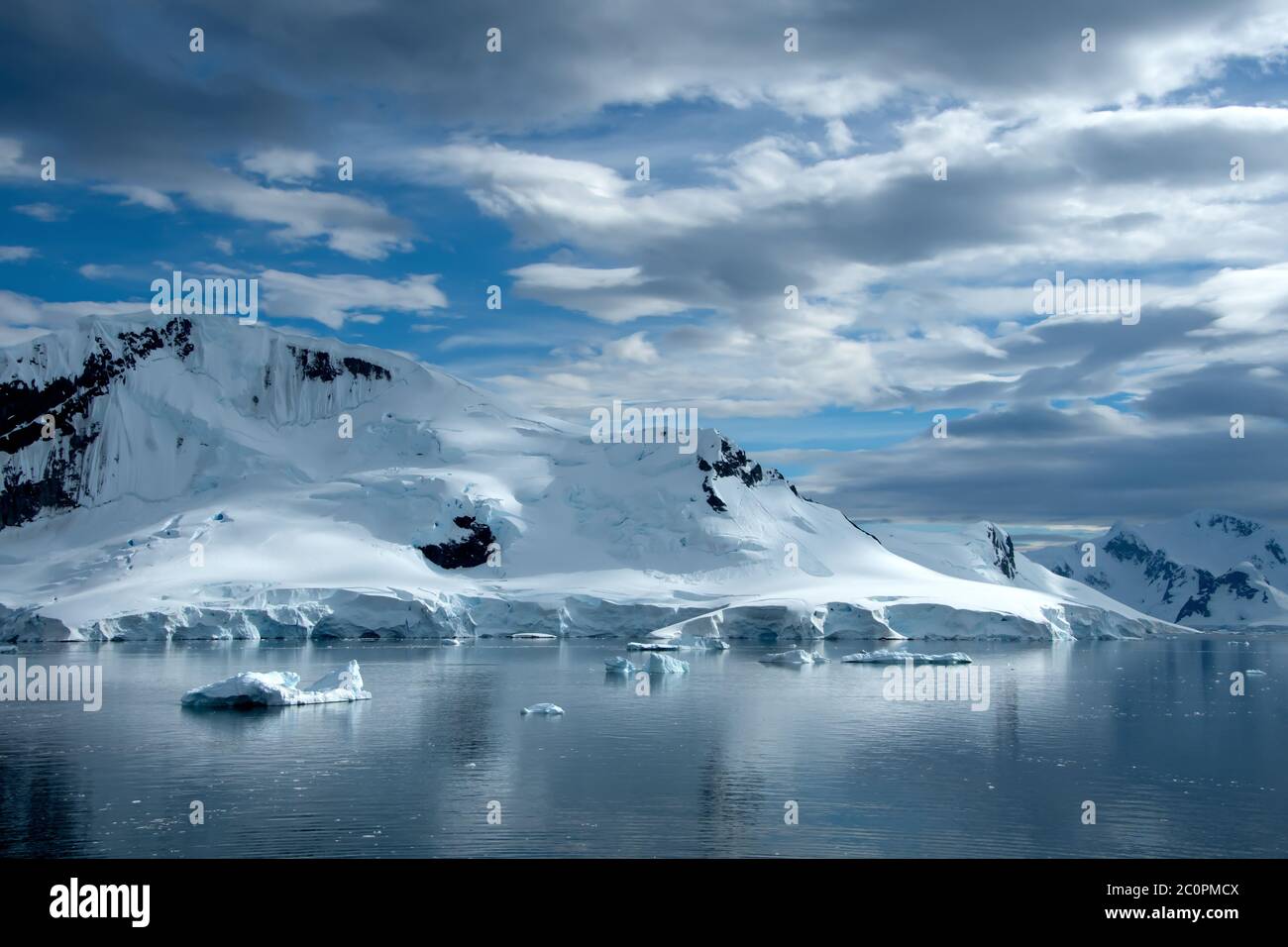 Terreno estremo dei ghiacciai sull'Antartide. Foto Stock