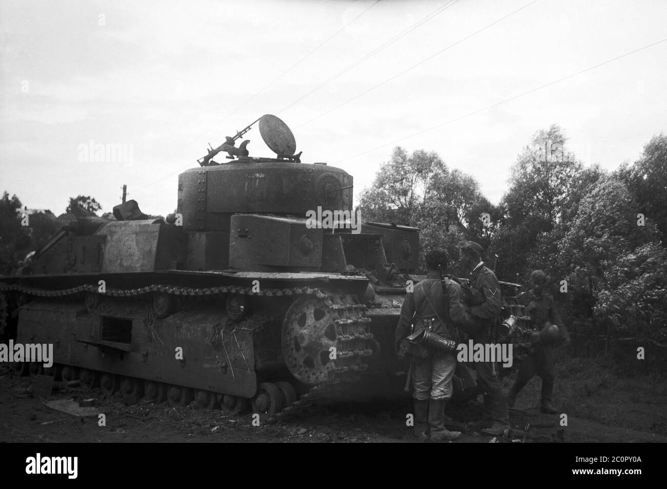 Rote Armee – Ostfront – Mittlerer Panzer T-28 – carro armato dell'esercito rosso T-28 Foto Stock