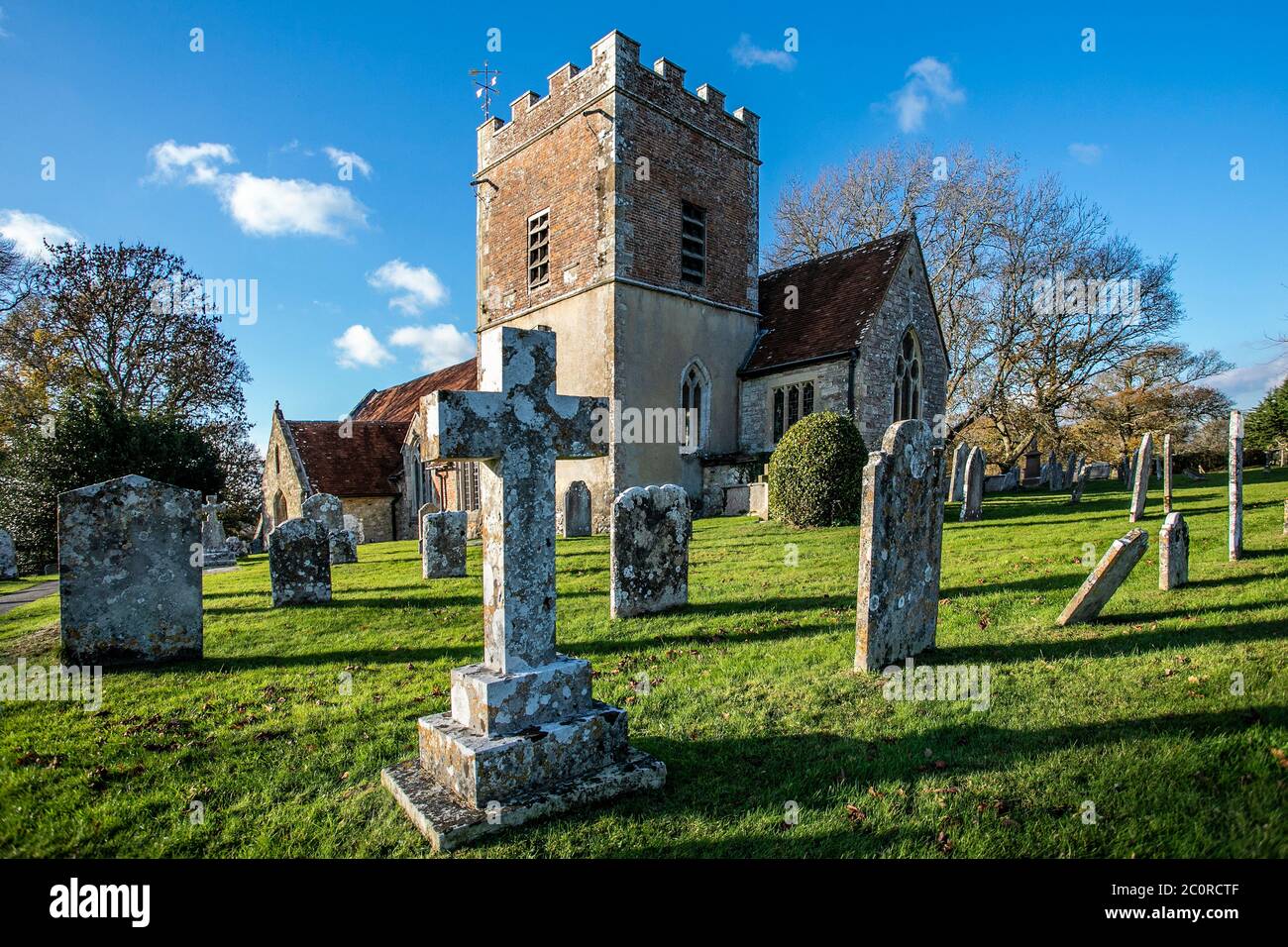 Chiesa inglese con lapidi Foto Stock