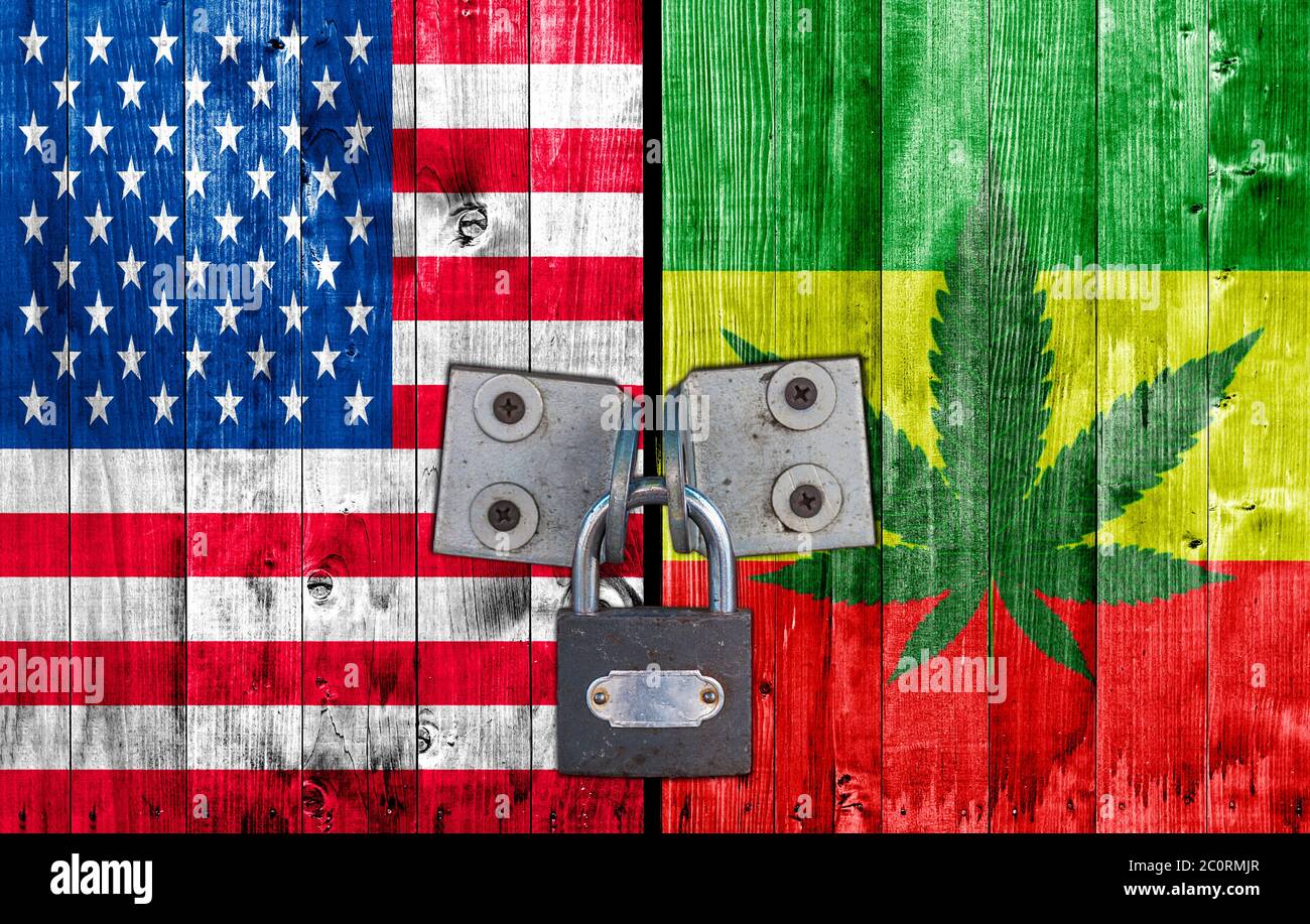 BANDIERA USA e Rasta sulla porta con lucchetto Foto Stock