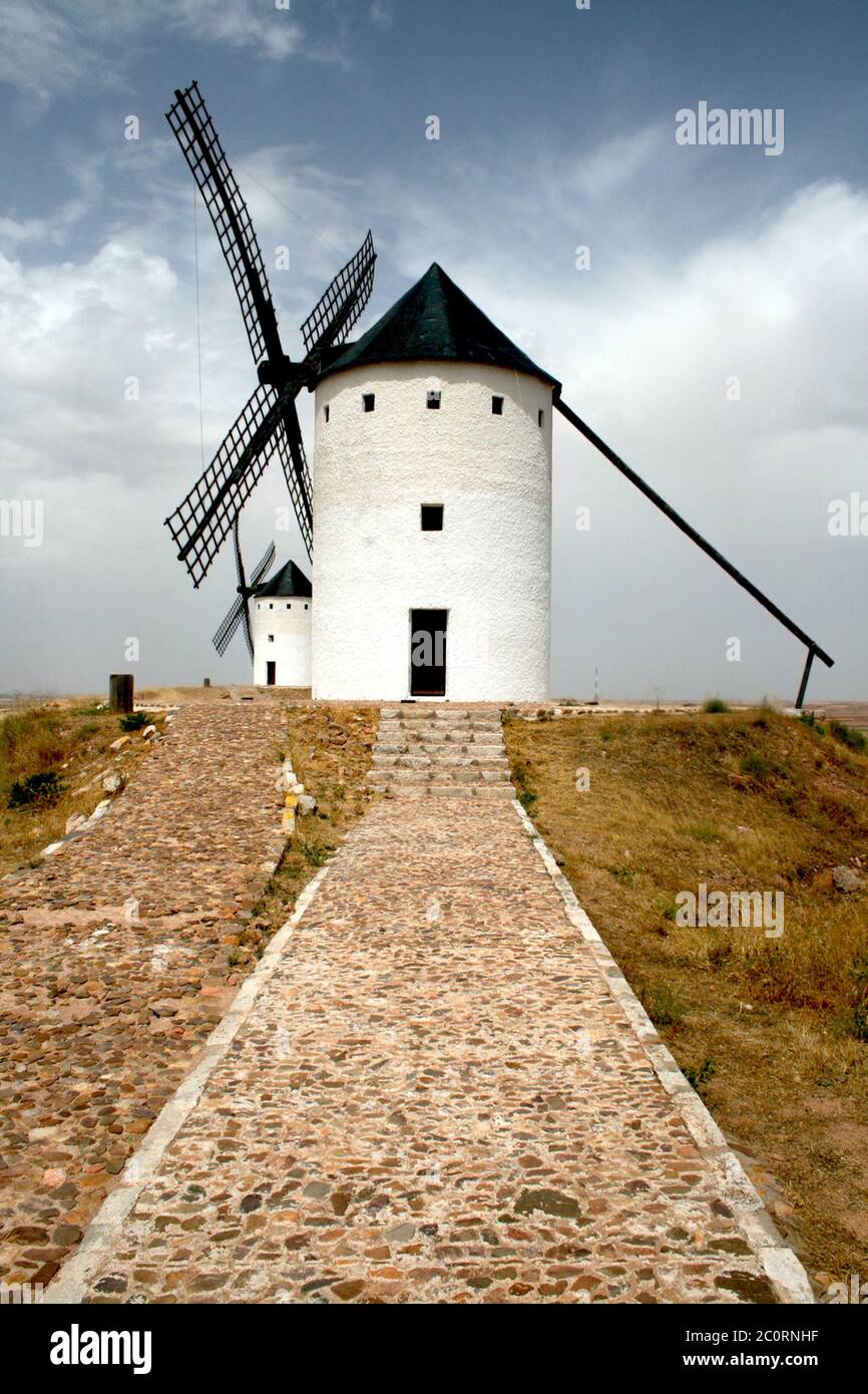 Vecchi mulini a vento a la Mancha, Spagna Foto Stock Vecchi mulini a vento a la Mancha, Spagna Foto Stock
