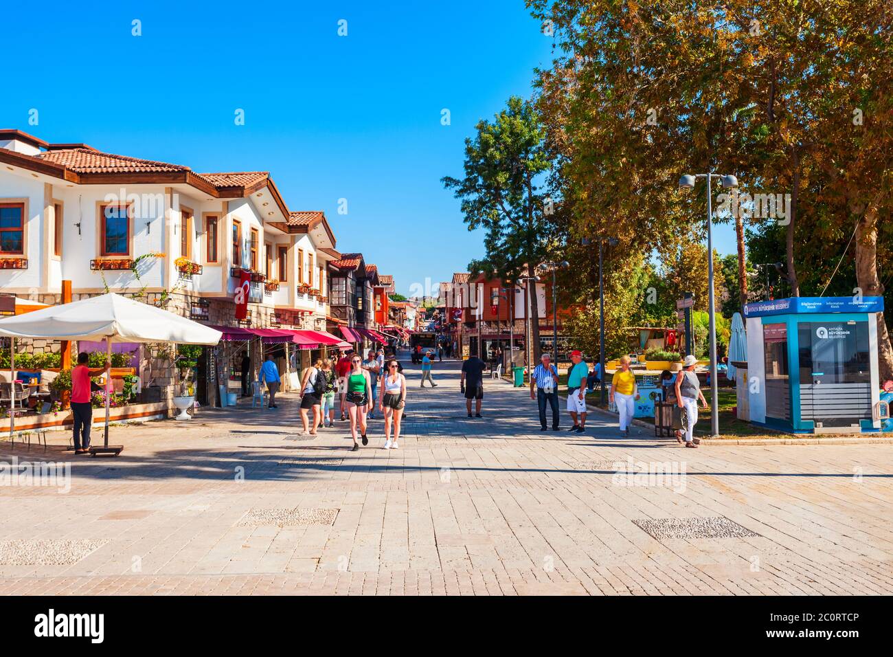 Side, TURCHIA - 07 NOVEMBRE 2019: Passeggiata nel centro della città Laterale nella regione di Antalya, sulla costa meridionale del Mediterraneo della Turchia Foto Stock