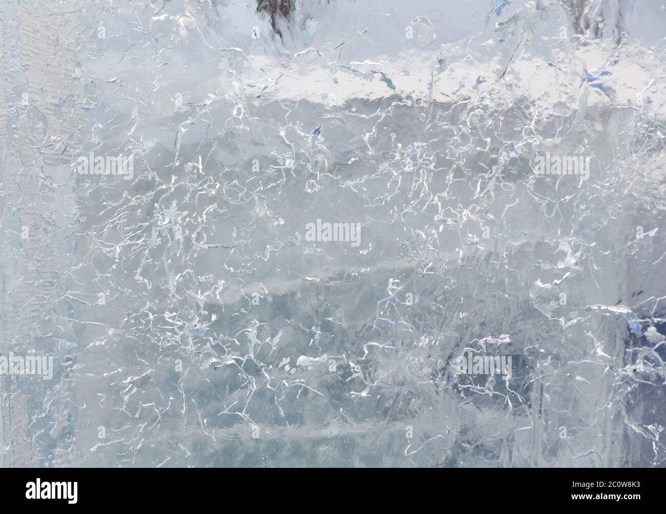 Trasparente glaciale blocco di ghiaccio con motivi. Foto Stock