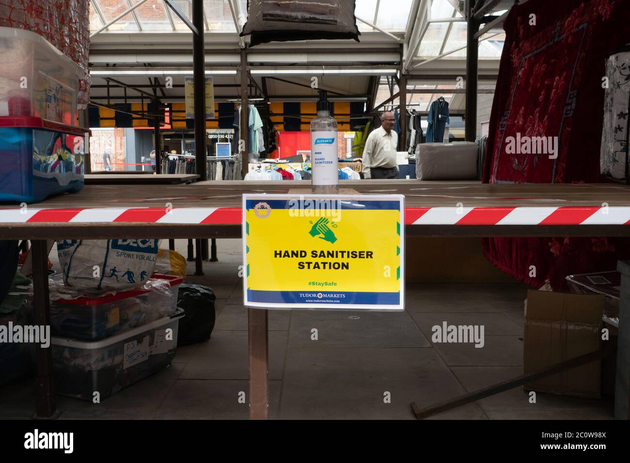 Stazione di igienizzazione per le mani presso il mercato di Dudley. Covid-19 Pandemico. Giugno 2020. West Midlands. REGNO UNITO Foto Stock