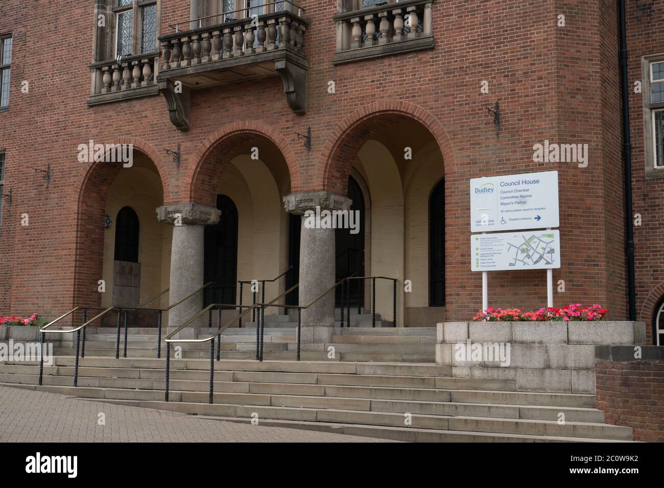Ingresso alla Dudley Council House. West Midlands. REGNO UNITO Foto Stock