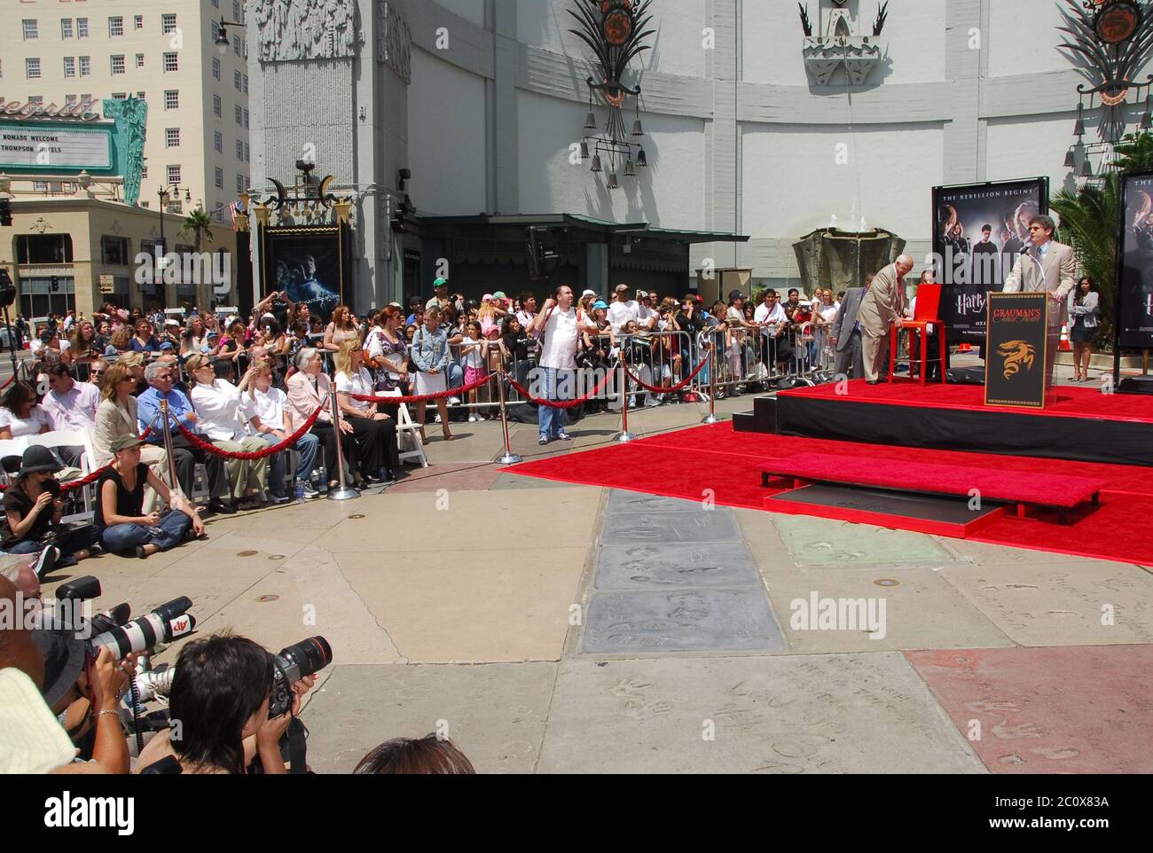 Atmosfera all'Harry Potter e all'Ordine della Fenice - cerimonia della mano, della footprint e della botola tenutasi al Mann Grauman's Chinese Theatre di Hollywood, CA. L'evento si è svolto lunedì 9 luglio 2007. Photo by: SBM / PictureLux - file Reference N. 34006-6729SBMPLX Foto Stock