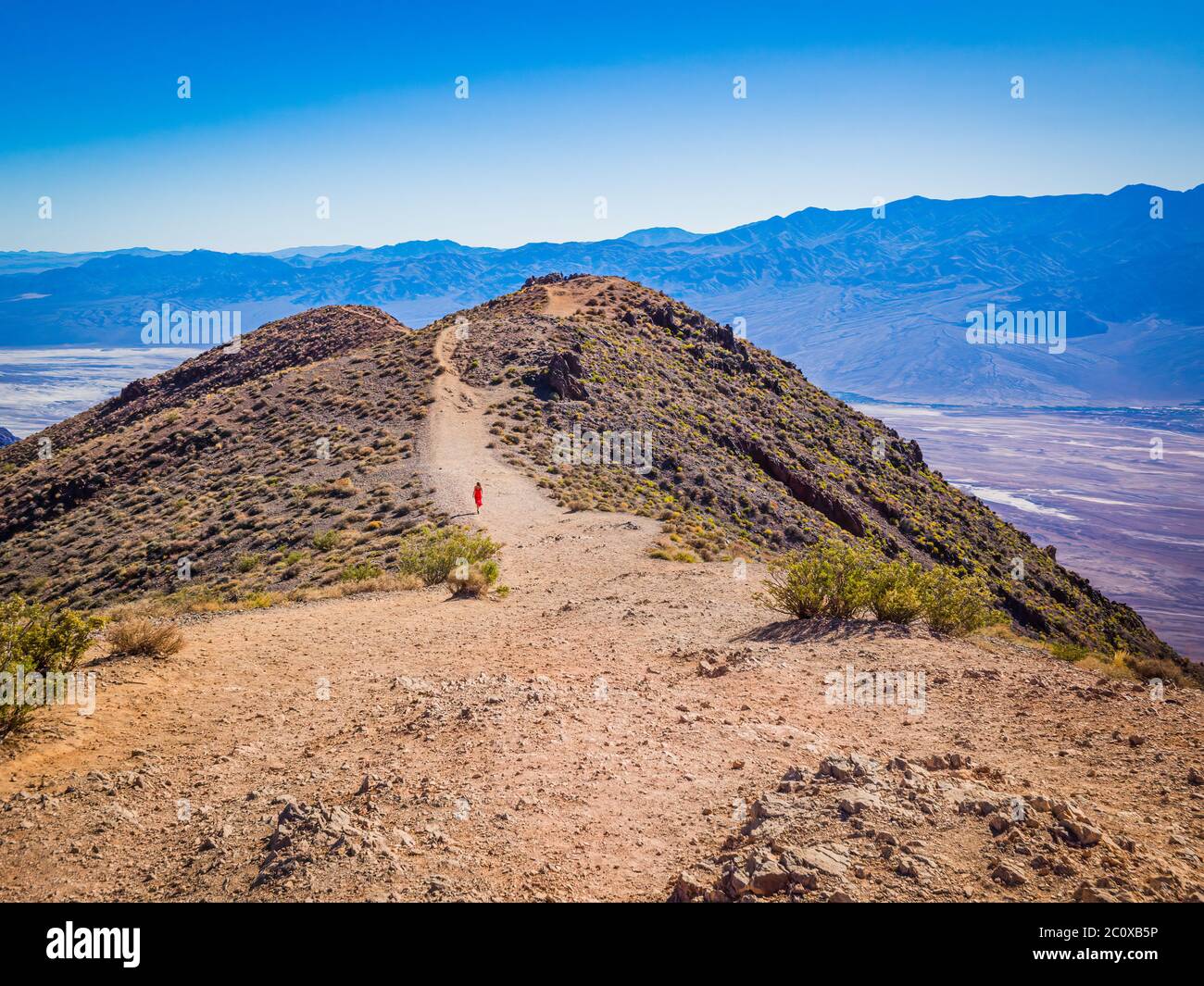 Paesaggio dalla cima di Dante's View nel Death Valley National Park in California. È uno dei luoghi più caldi del mondo. Foto Stock
