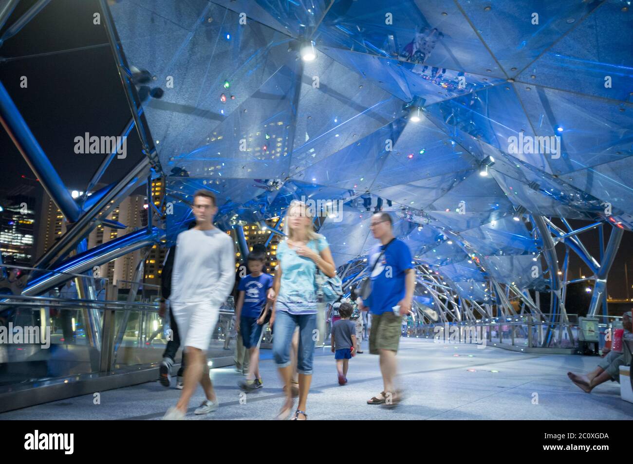 Helix Bridge di notte. Singapore Foto Stock