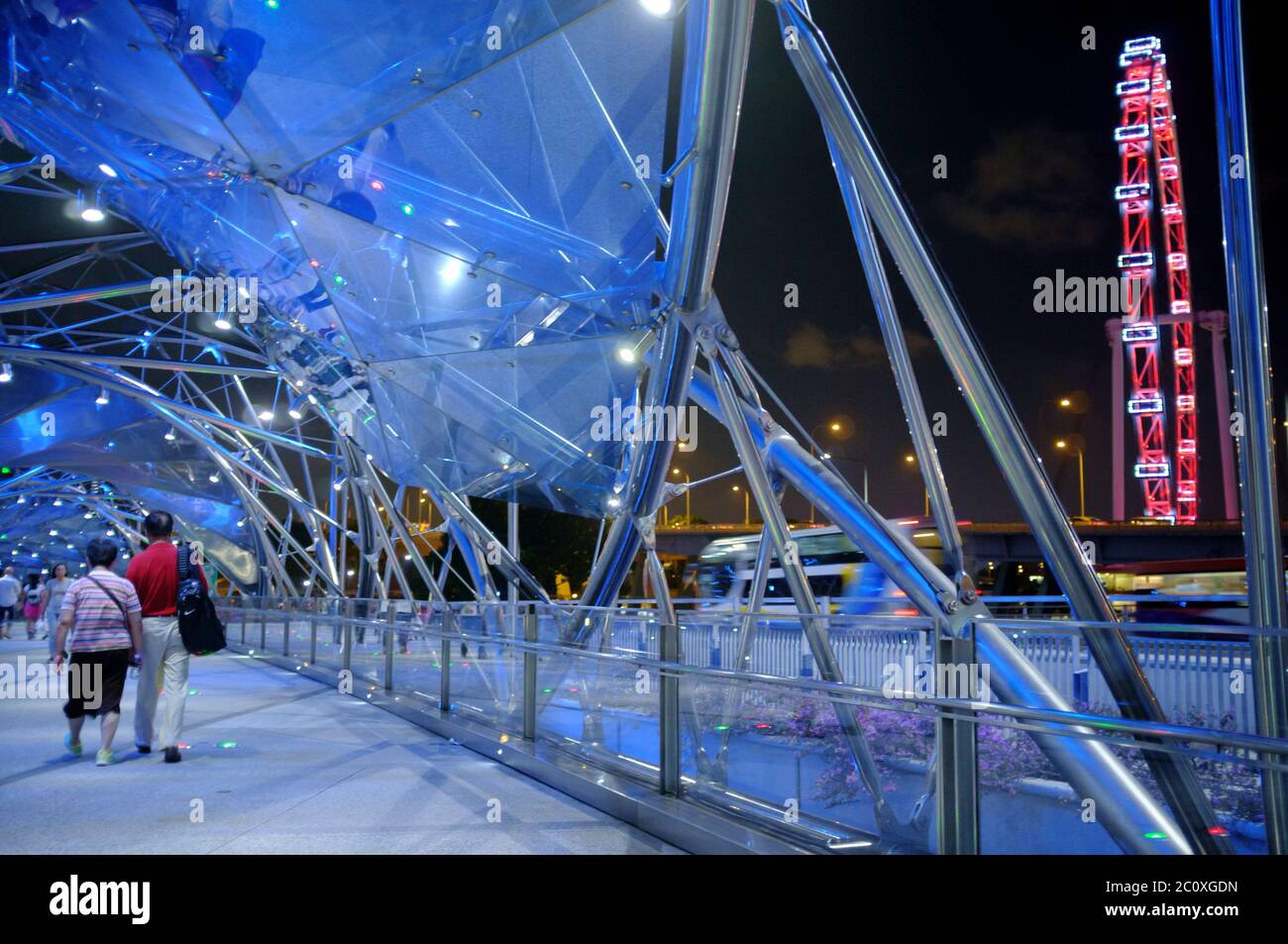 Helix Bridge di notte. Singapore Foto Stock