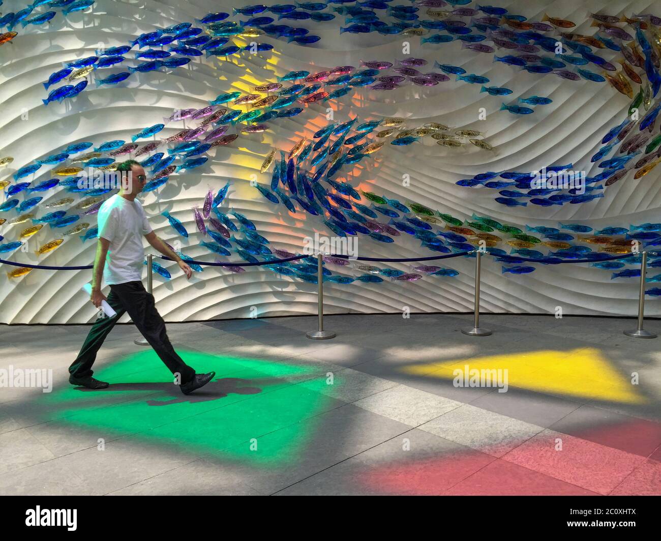 Uomini d'affari nell'area del centro. Singapore Foto Stock