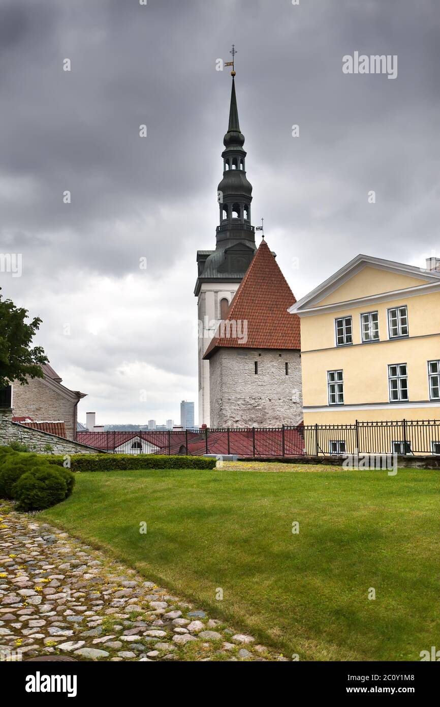 La città vecchia di Tallinn, Estonia. Della chiesa dello Spirito Santo Foto Stock