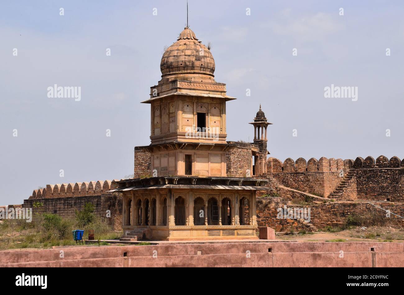 Gwalior, Madhya Pradesh/India : 15 marzo 2020 - Chhatri di Bhim Singh Rana nel Forte di Gwalior Foto Stock