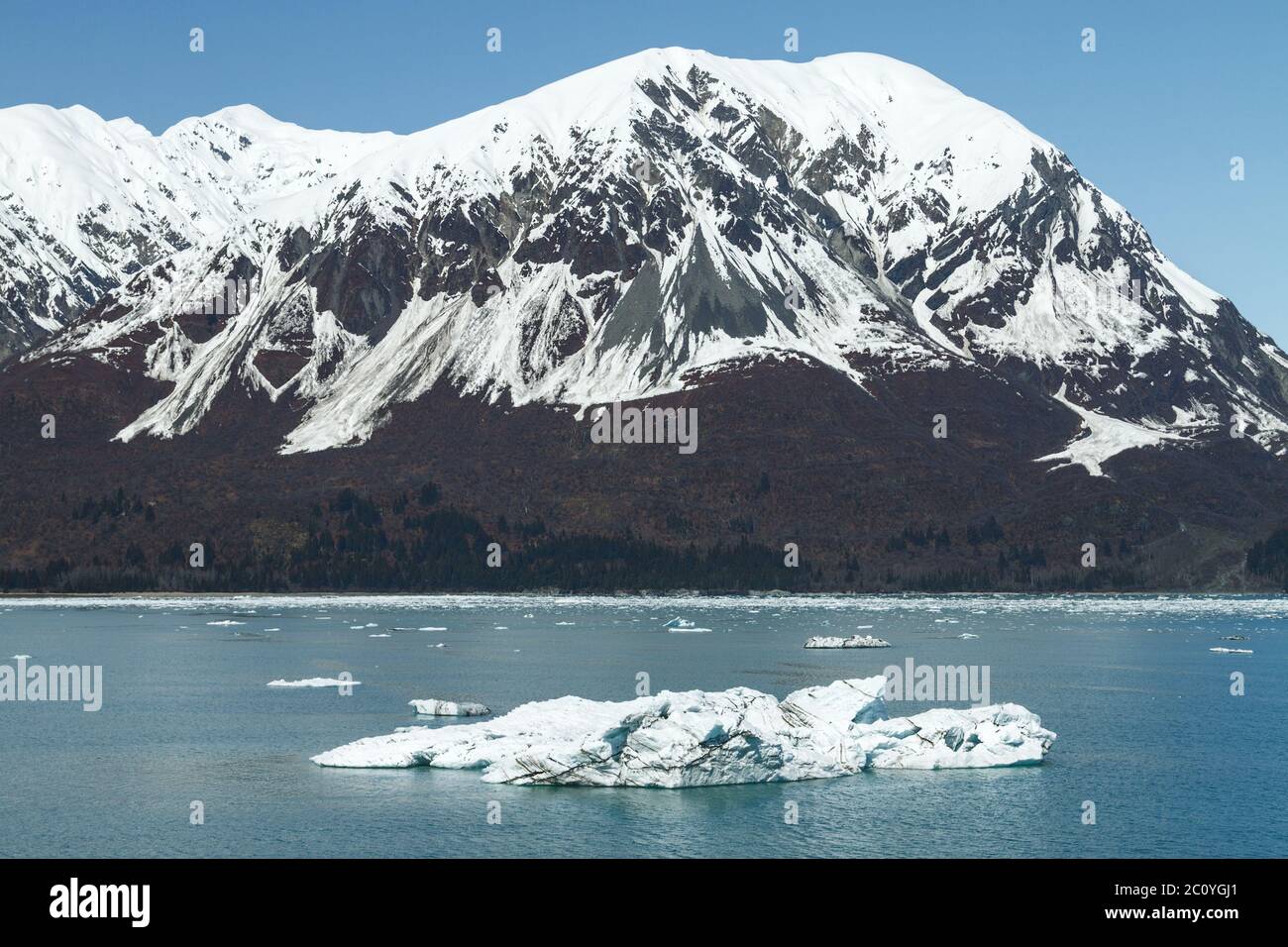 Grosso Iceberg vicino ghiacciaio Hubbard, Alaska Foto Stock