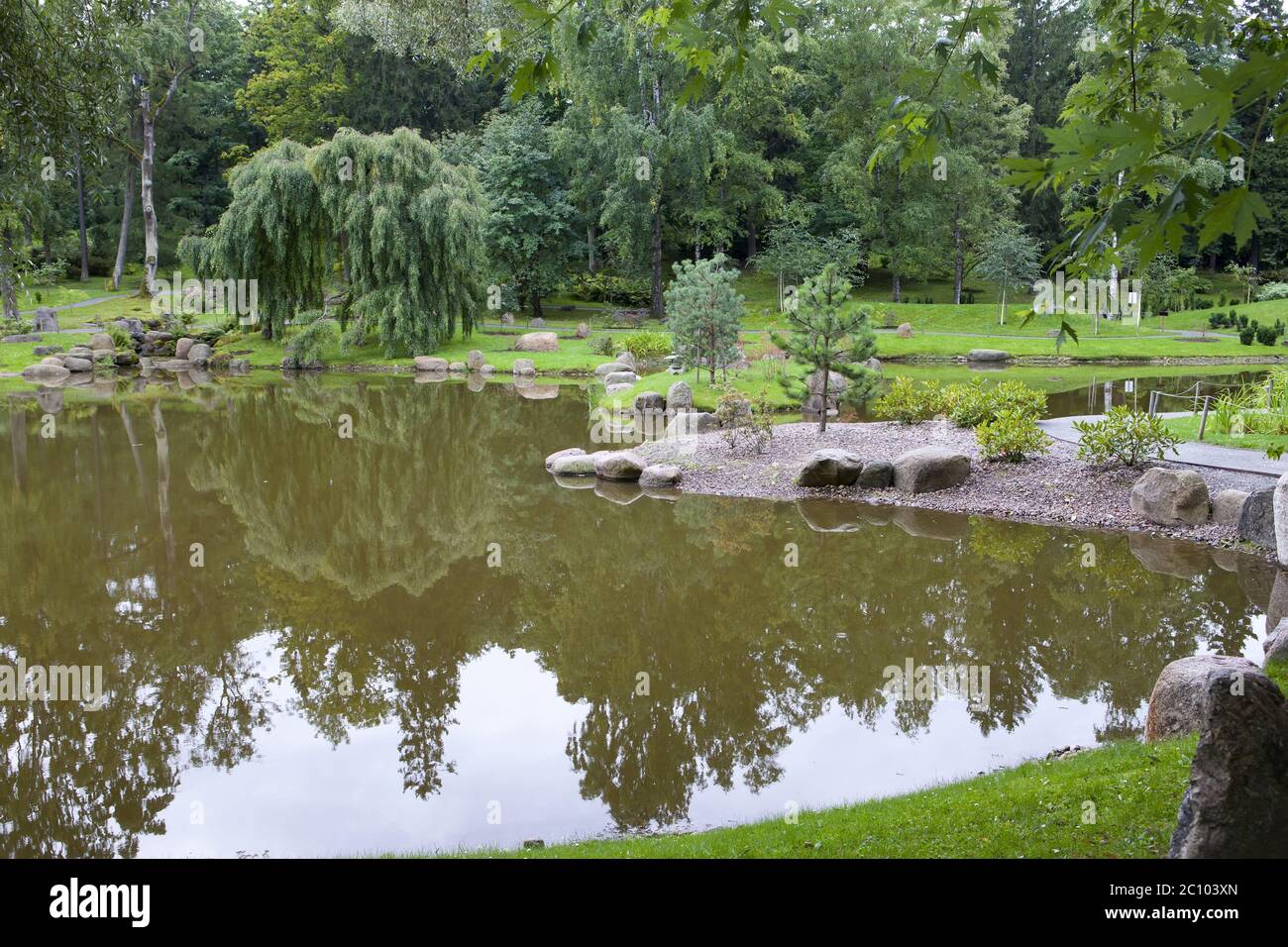 Il giardino giapponese nel parco Kadriorg il 7 settembre 2015 a Tallinn, Estonia Foto Stock