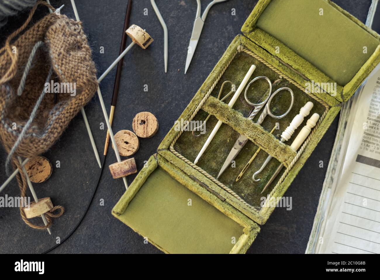 10 Kit Cucito Viaggio – Aghi Preinfilati, Bottoni E Spille, Portatile Per Riparazioni Rapide - 4
