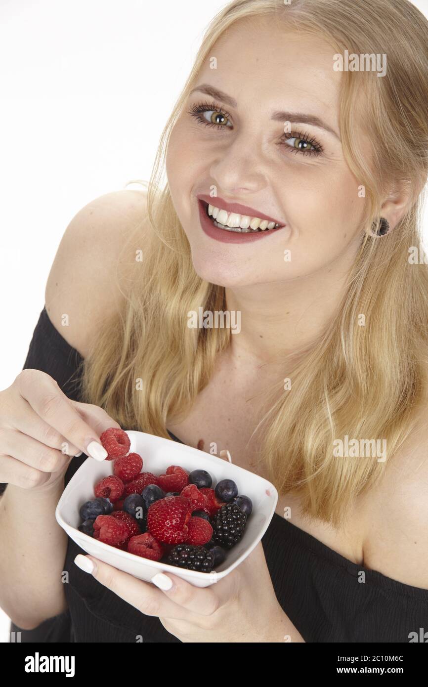 Dieta sana - mangia una ciotola di Macedonia di frutta Foto Stock