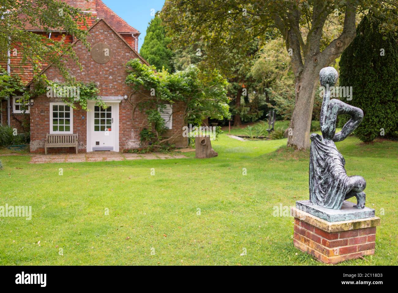 Arte surrealista alla Farley Farm, casa di Lee Miller Foto Stock